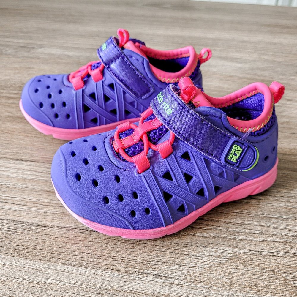 Stride Rite Made2Play Phibian Sneaker Sandal Sz 5